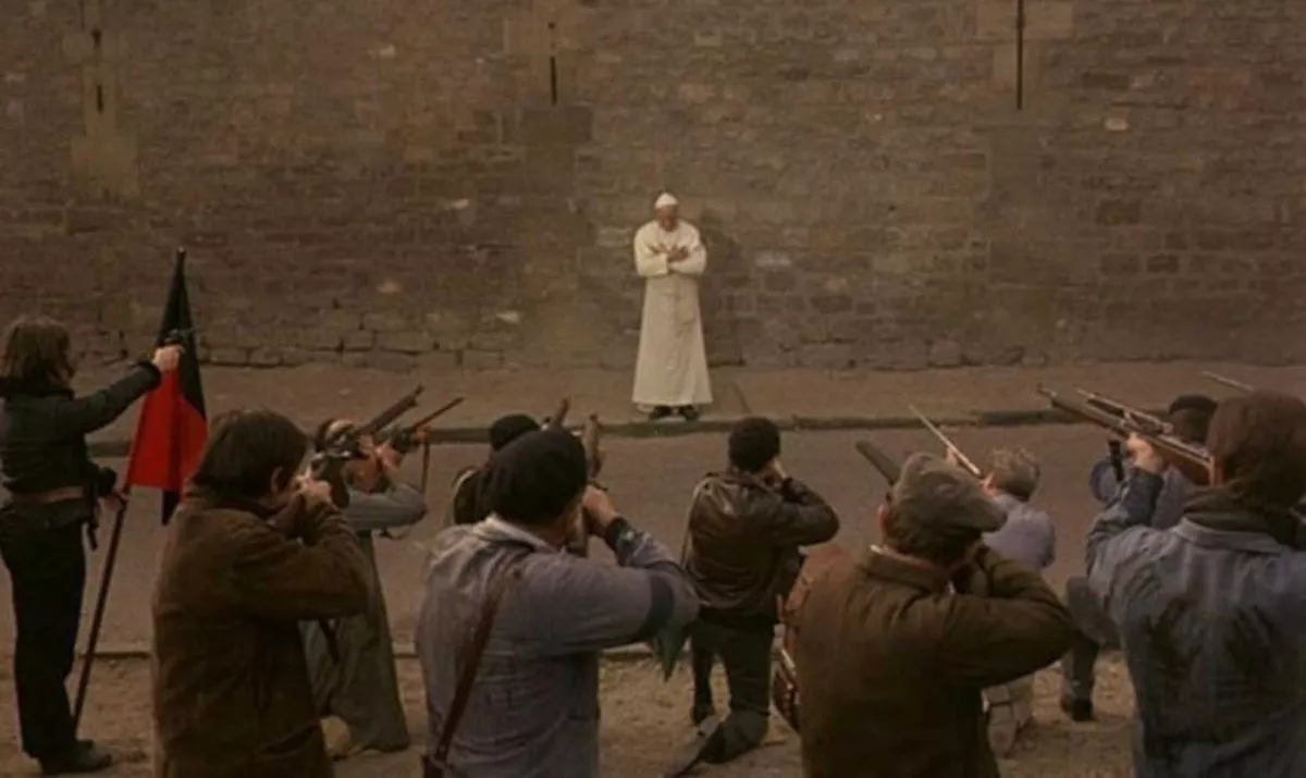 Buñuel-La-Vía-Láctea-Papa-fusilado